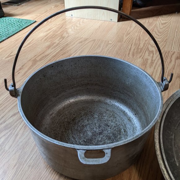 Vintage Majestic Cookware Aluminum 5qt Dutch Oven w/handle - Picture 6 of 6